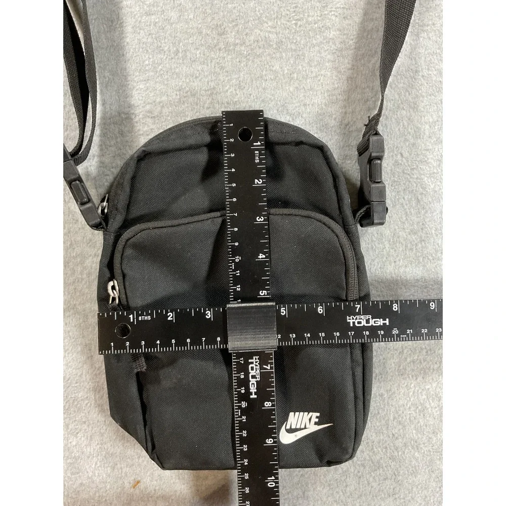 Nike heritage crossbody